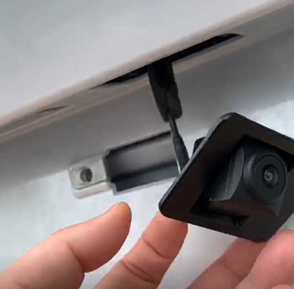 倒车影像怎么安装，倒车影像摄像头安装方法详解（自己动手装了个倒车影像）