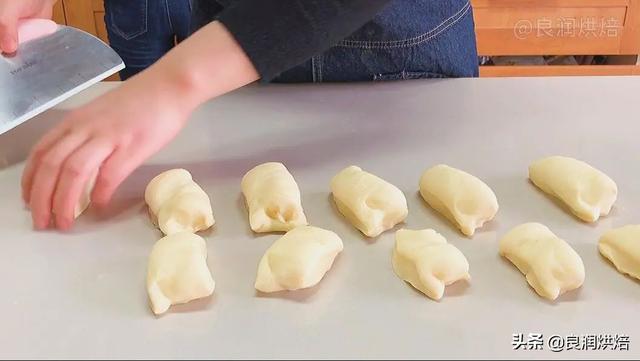 芝士香葱面包的做法窍门，好吃简单的葱香芝士面包