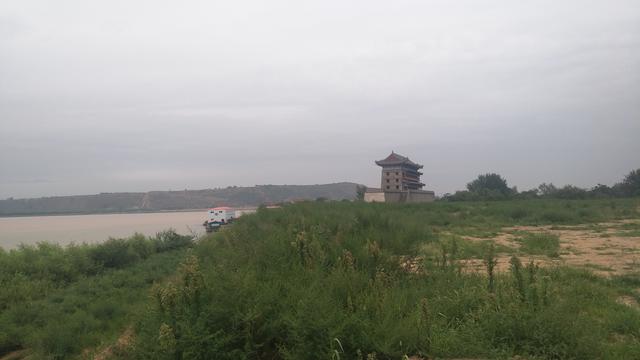 河流大野犹嫌束，山入潼关不解平是什么意思（西行漫记--河流大野犹嫌束）