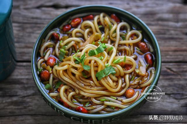 家常酸辣粉的做法，把这几种调味料兑好就行