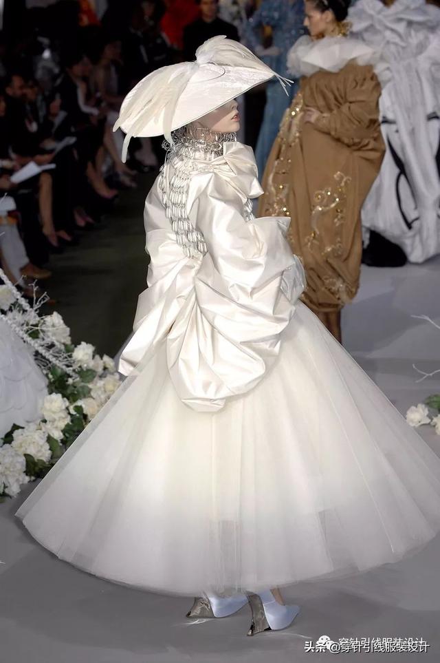 迪奥经典之作服装图，<迪奥>2007秋冬高定系列