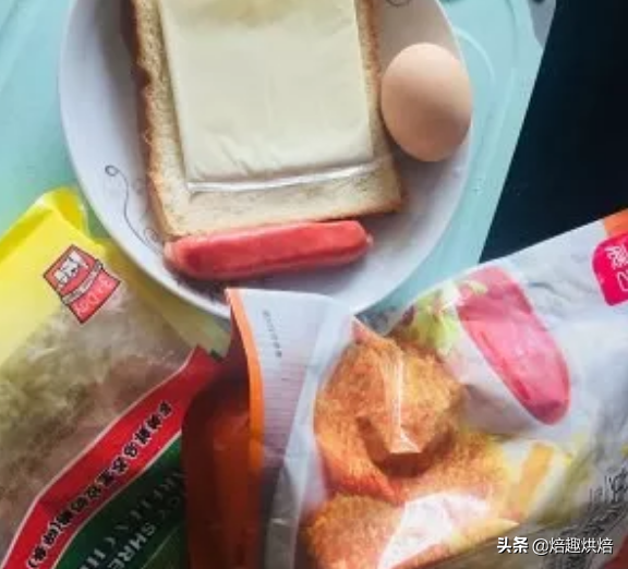 一根芝士热狗棒多少卡路里，一个芝士热狗的热量（香甜酥脆的芝士热狗棒）