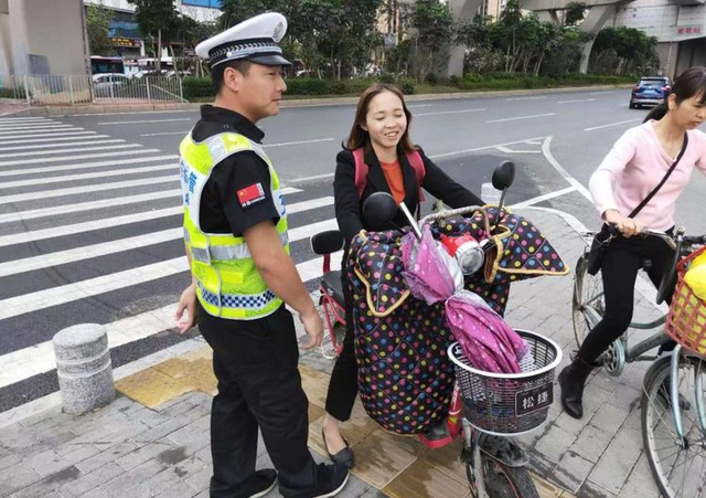 为什么电动车挡风被禁用，电动车禁用挡风被、遮阳伞