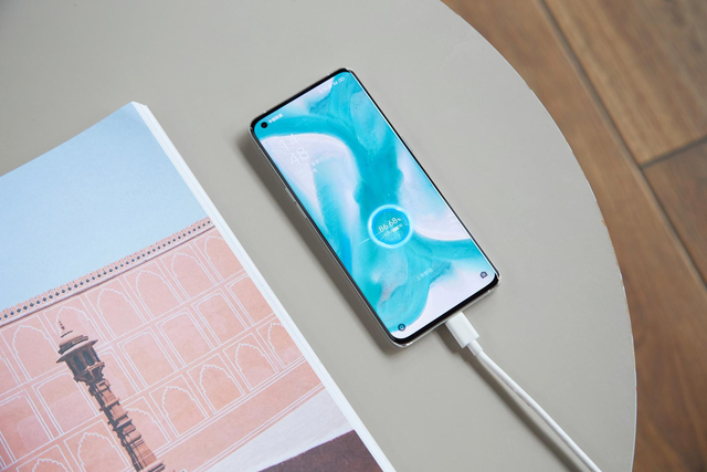 oppo闪充在哪里设置，oppo闪充怎么设置（看看OPPO闪充技术秒懂）