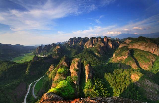 江西主要是什么地形，江西主要是什么地形类型（中国七大丹霞美景地）