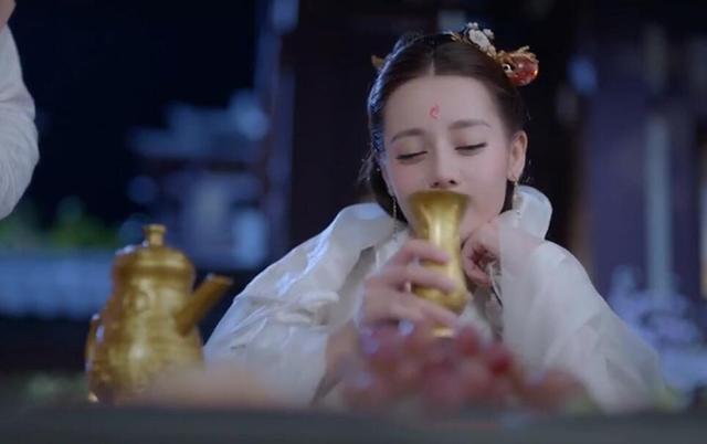 东华求婚凤九为什么却逃婚，东华求婚凤九为什么却逃婚了（凤九被立为王后却私奔）