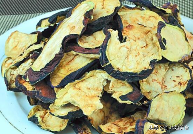 茄子干怎么做好吃，晒干的茄子干怎么做好吃法（三伏天多晒些茄子干）