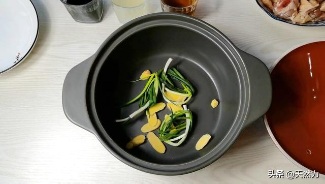 三杯鸡是哪三杯，广式三杯鸡的制作方法（教你做正宗的三杯鸡）