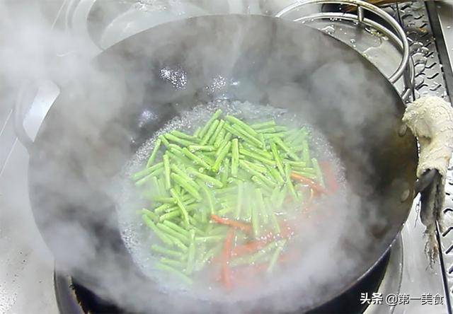 长豆角炒肉的做法，长豆角炒肉的做法怎么做好吃（饭店的豆角炒肉丝为啥好吃）