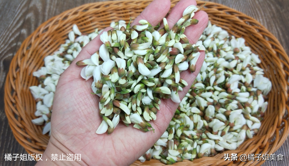 圖片[1]-洋槐花的家常做法 香味十足-起舞食譜網