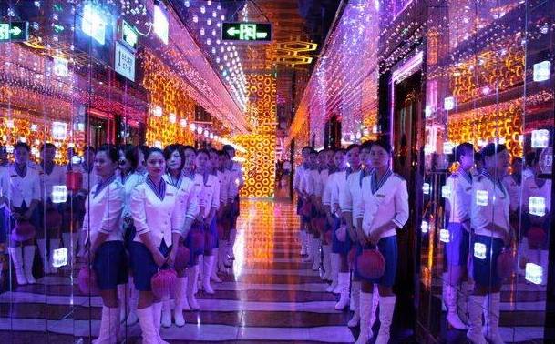 ktv服务员主要做什么，ktv服务员主要做什么日结300正规（为何很多漂亮姑娘都愿意干）