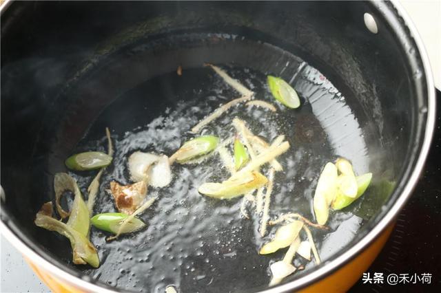 黄花菜汤的做法大全，黄花菜汤的做法大全视频（食材家家常备）