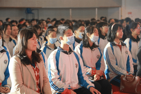 桂林市第一中学，桂林一中好不好录取分数线是多少（成就未来”中考冲刺动员大会纪实）