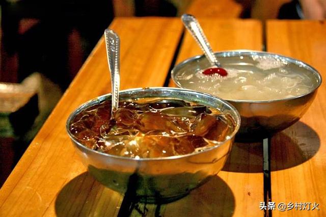 冰粉是什么，冰粉是什么做的对人体有害吗（就是四川人夏天快乐的来源）