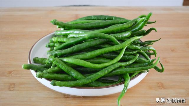 怎么腌制辣椒，红辣椒怎样腌制（24小时后就可以吃）