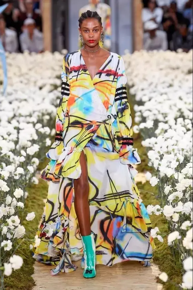 aape怎么读，aape怎么读英文（3500美金的一件卫衣）