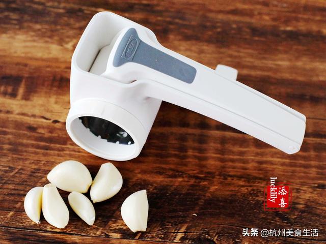 蒜香烤青口做法图解，可以这样香烤蒜蓉青口贝