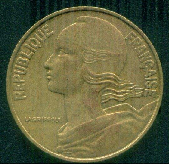 法国的钱叫什么币，法国的钱叫什么币英文（谈钱论币——法国币中币忆昨）