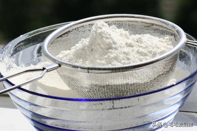 普通面粉怎么变成低筋面粉，在家就能配出低筋粉