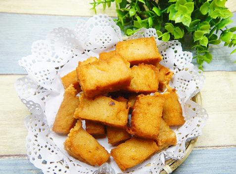 鱼豆腐怎样制作，鱼豆腐怎么制成的（教你在家自制鱼豆腐）