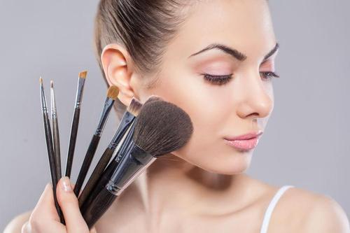 彩妆专业有哪些课程，彩妆课程内容（新手如何选择学化妆师课程）