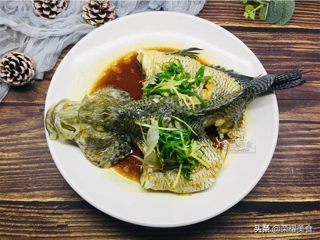 花斑鱼怎么做好吃，花斑鱼切片怎么做（加盐和料酒就错啦）