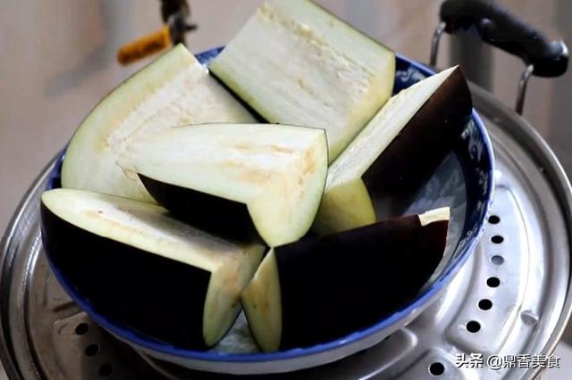 蒜泥拌茄子是哪里的菜，蒜泥茄子的家常做法简单（蒜泥拌茄子）