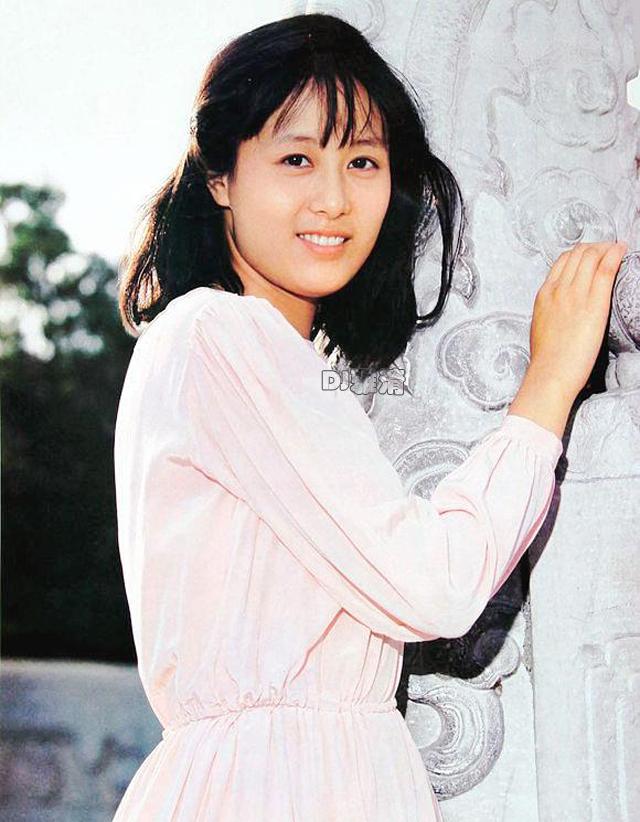远方的家吴玉芳扮演谁(80年代女星吴玉芳曝19岁清纯照)