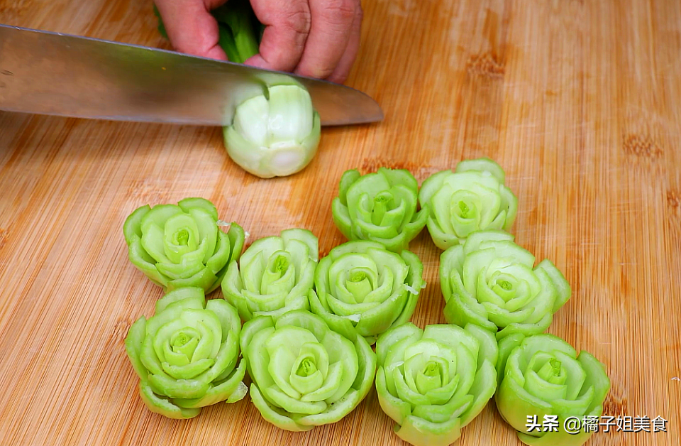 图片[2]-青菜好吃做法 不炒不凉拌 上桌瞬间就扫光-起舞食谱网