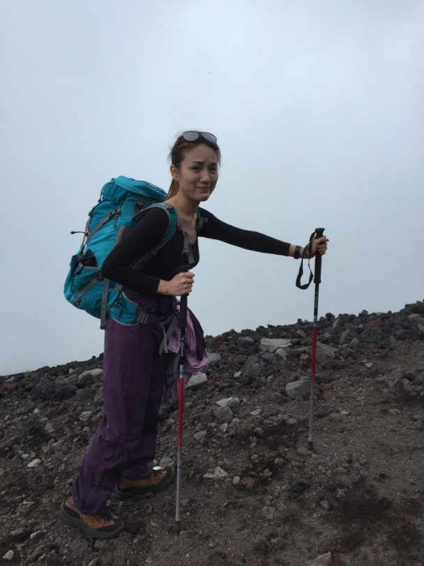 如何登山省力又健康，怎样登山更轻松（登山爬坡爬山不累的小窍门）