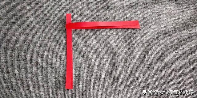 如何用一张纸折纸灯笼，如何用一张纸折纸灯笼视频（用四张纸条做成的折纸灯笼）