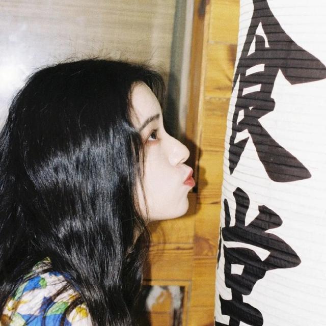 七奈:港风复古头像微信，七奈:港风复古头像（复古头像 港风）