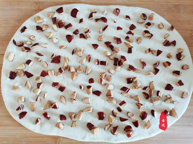 简单枣花卷做法，简单枣花卷做法教程（就是厨房小白也能制作出来）