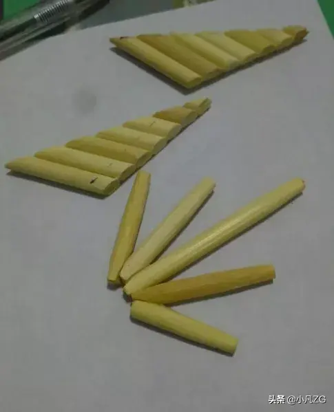 纸龙舟的制作方法，如何折一种简单的纸龙舟（一个手工龙舟轻松满足所有要求1）