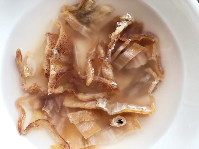 鱿鱼卵和鱿鱼膏图片，有膏鱿鱼仔的做法（学福建人用鱿鱼母炖汤）