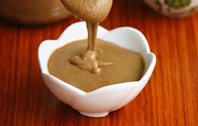 花生黑芝麻酱的做法，黑芝麻花生酱怎么做（自制花生芝麻酱）