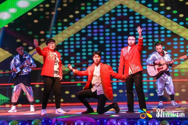 外婆的澎湖湾串词，外婆的澎湖湾串词主持人（2019元旦晚会）