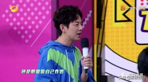 女孩子发wink是什么意思，女生发个wink是什么意思（一天8杯奶茶卖没文化人设）