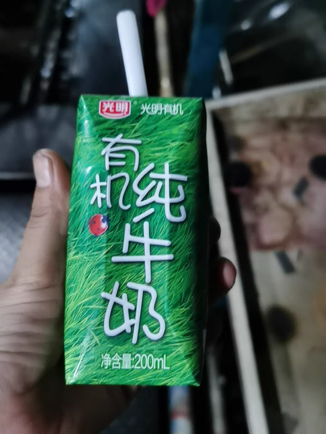 牛奶三巨头！21款纯牛奶剁手价，哪款更实惠？