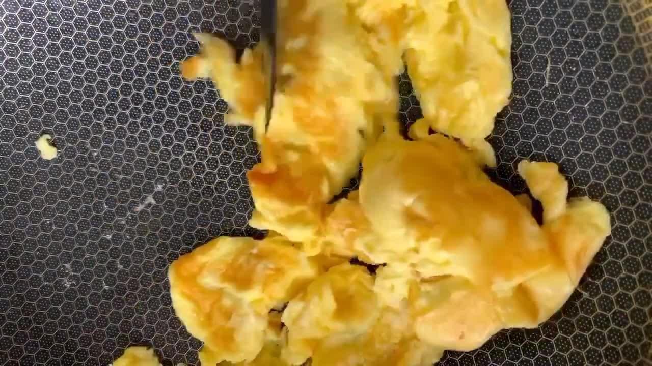 韭菜炒豆芽粉丝怎么做好吃，韭菜豆芽菜炒粉丝（集鲜香脆爽多种特性）