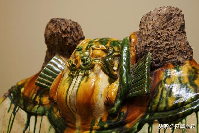 唐三彩是哪三彩，唐三彩有什么（西安、洛阳两地出土的唐三彩）