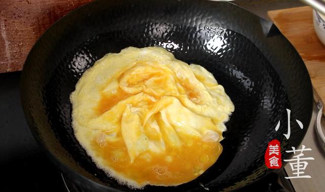 丝瓜怎么炒最好吃，炒丝瓜最正确的做法（保证丝瓜鲜嫩入味不出水）