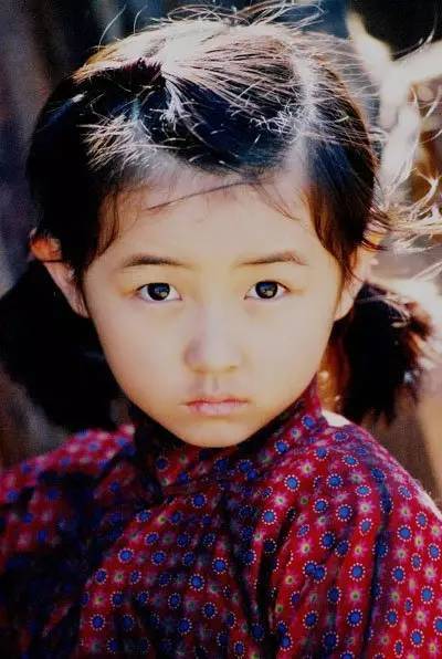 张子枫小时候的图片图片