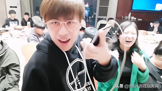 卢本伟现在直播间，PDD透露流程都安排好了
