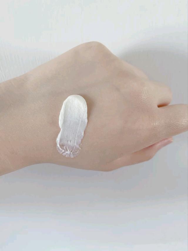 花印洗面奶是氨基酸吗，花印氨基酸洗面奶成分（适合油皮的4款洗面奶）