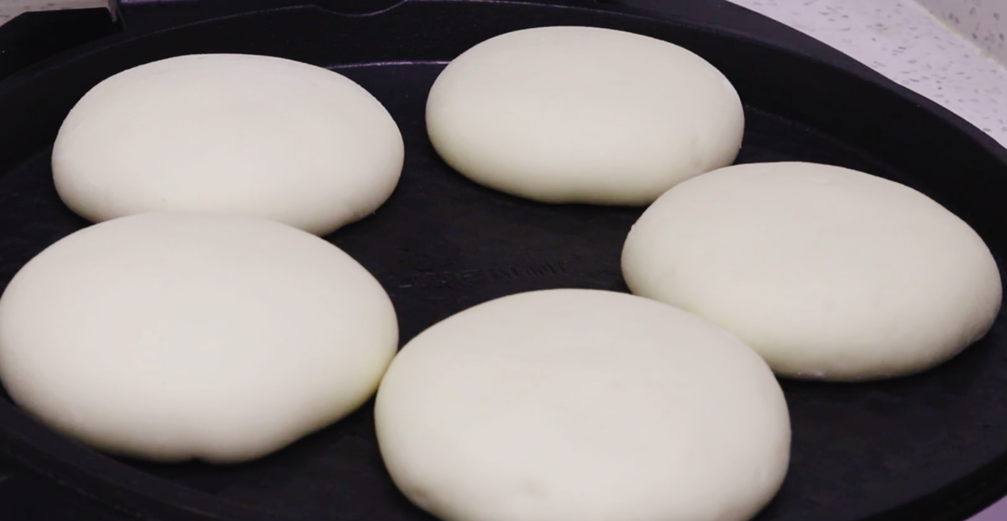 图片[5]-【糖馅发面饼】做法步骤图 10分钟发满盆 包子馒头蓬松暄软香-起舞食谱网