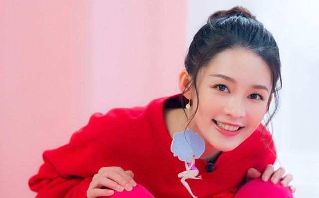 肖战女朋友是谁，肖战女朋友是谁百科（肖战首次公布女友形象）