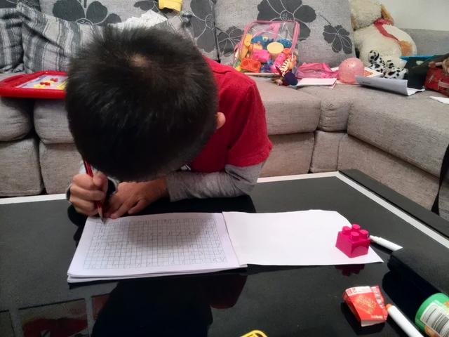 排球的拼音，你怎样拼写排球用英语（一年级家长都会遭遇的痛）