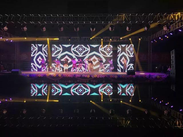 外婆的澎湖湾串词，外婆的澎湖湾串词主持人（2019元旦晚会）