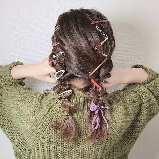 丸子头怎么扎出蓬松感，怎么扎丸子头好看又简单又蓬松（扎丸子头一不小心变“道姑”）